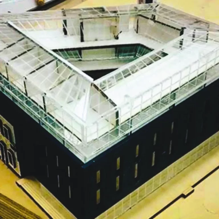 Architektūrinis modelis iš lazeriu pjautų faneros detalių – tiksli pjovimo lazeriu paslauga maketams ir prototipams