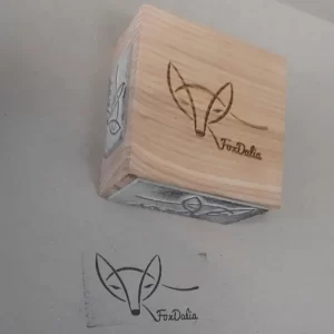 Medinis graviruotas antspaudas su lazeriu graviruota guma