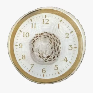 Medinis graviruotas sieninio laikrodžio korpusas iš rąsto su unikaliu dizainu