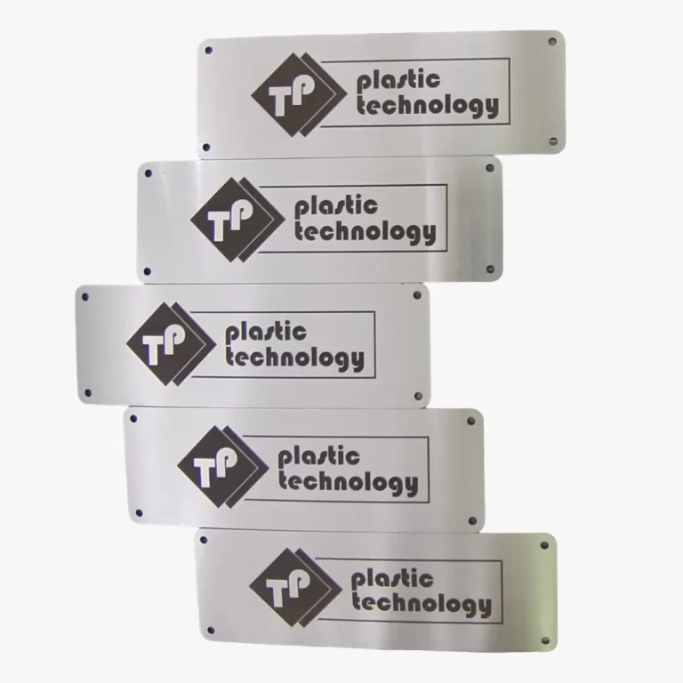 Metalinių markiravimo lentelių gamyba – lazerinis graviravimas ant metalo techninei informacijai, kodams ir logotipams pagal individualius reikalavimus