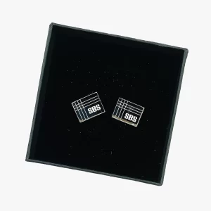 Graviruotos sąsagos – lazerinis papuošalų graviravimas ir nestandartiniai sprendimai