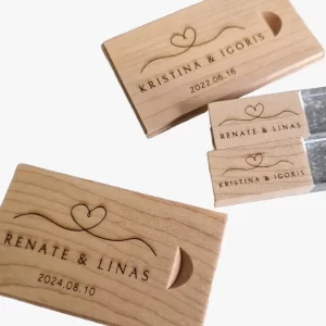 Lazerinis graviravimas ant USB – tiksli ir estetiška paslauga logotipams, tekstams ar simboliams ženklinti.