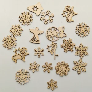 Individualaus dizaino kalėdiniai žaisliukai iš faneros, išpjauti lazeriu.