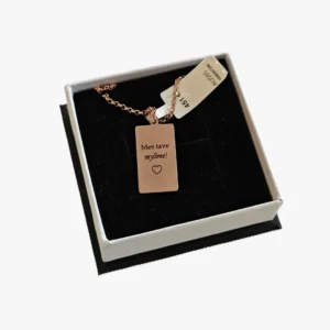 Graviruotas pakabukas su užrašu Mes tave mylime, personalizuotas papuošalas su tekstu, graviravimas lazeriu Vilniuje